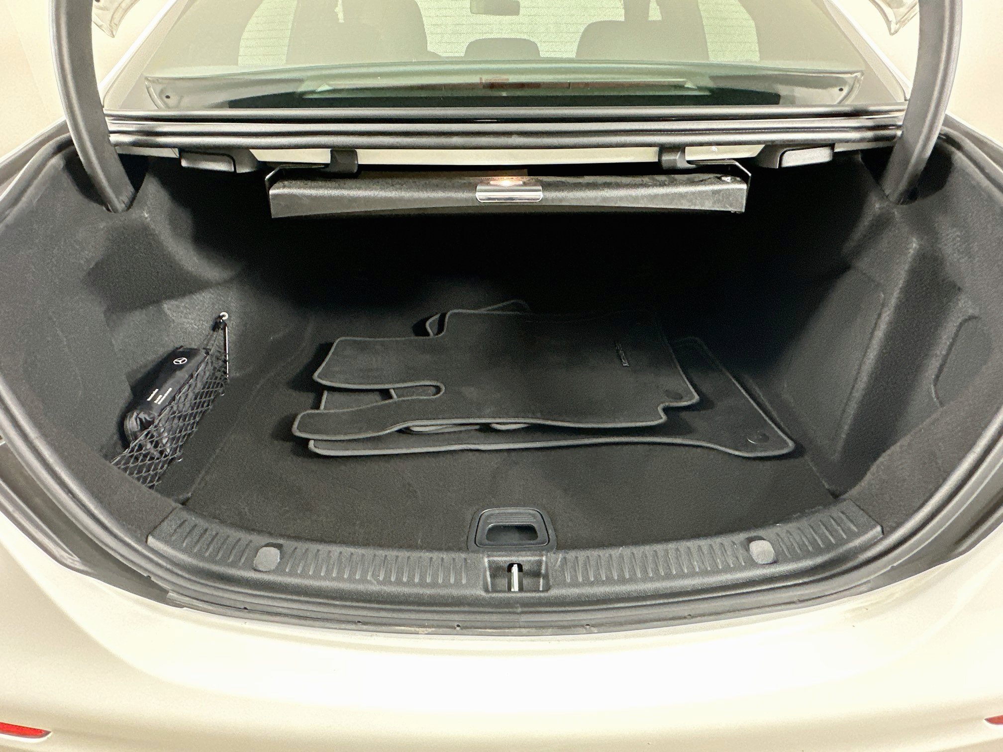 Certified 2019 Mercedes-Benz E 300 4MATIC image 34