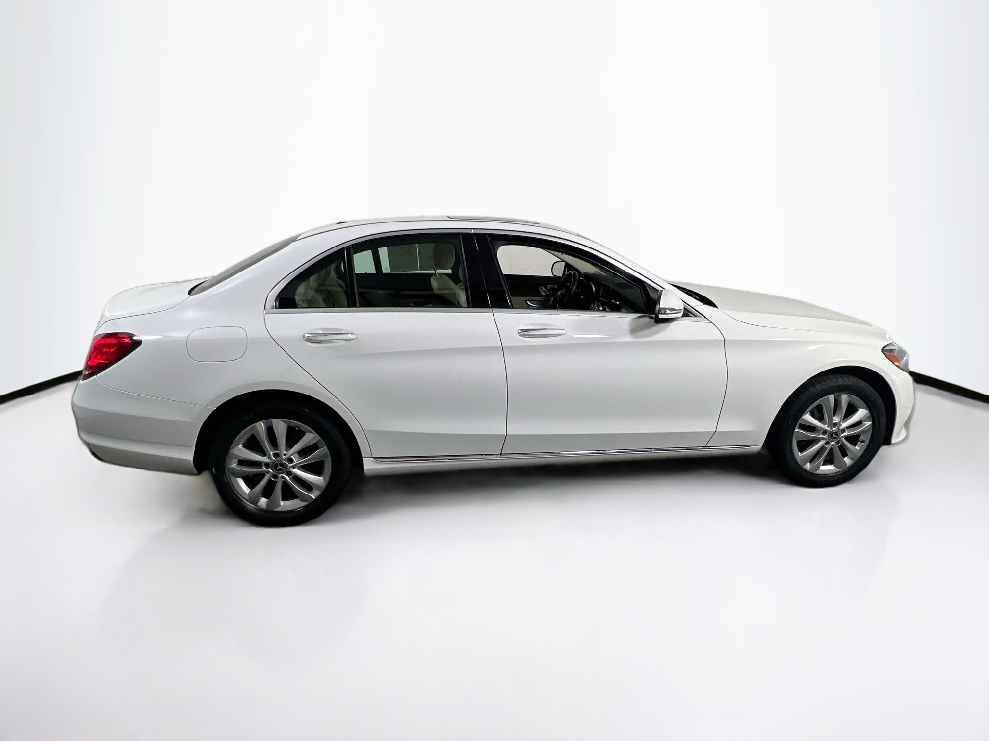 Used 2019 Mercedes-Benz C 300 4MATIC Sedan image 4