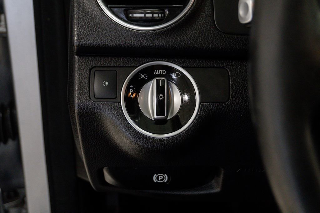 Used 2013 Mercedes-Benz C 300 4MATIC Sedan w/ Multimedia Pkg image 11