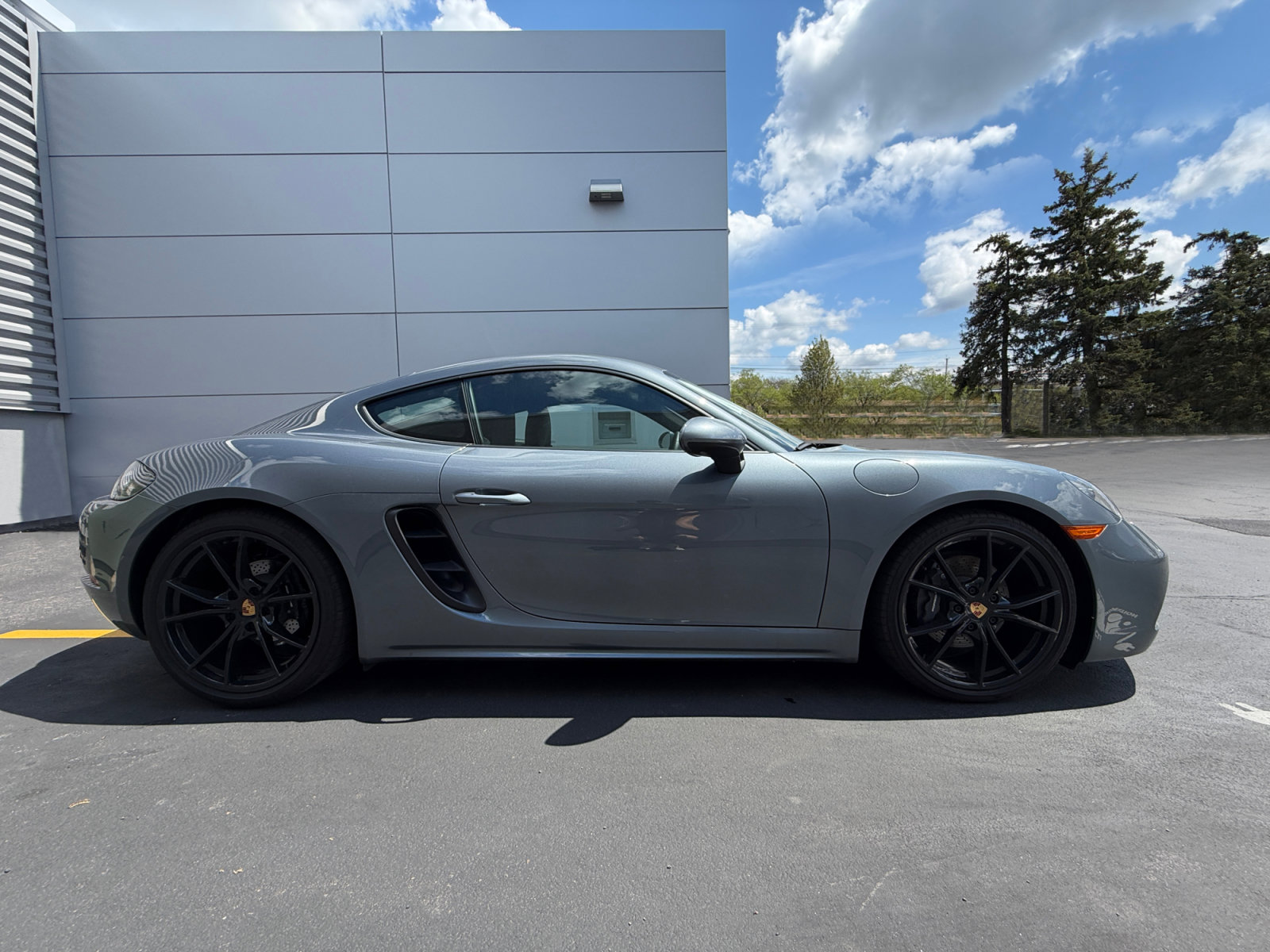Used 2025 Porsche 718 Cayman RWD image 12