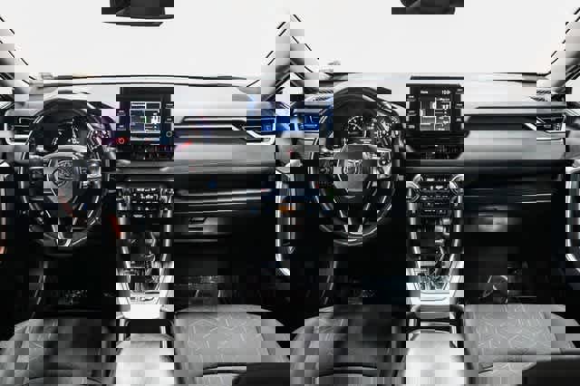 Used 2020 Toyota RAV4 XLE image 14