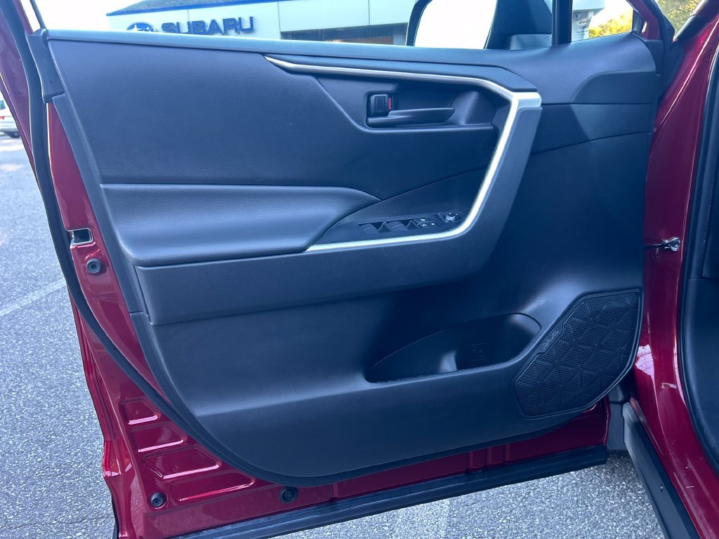 Used 2023 Toyota RAV4 LE AWD/4WD image 10