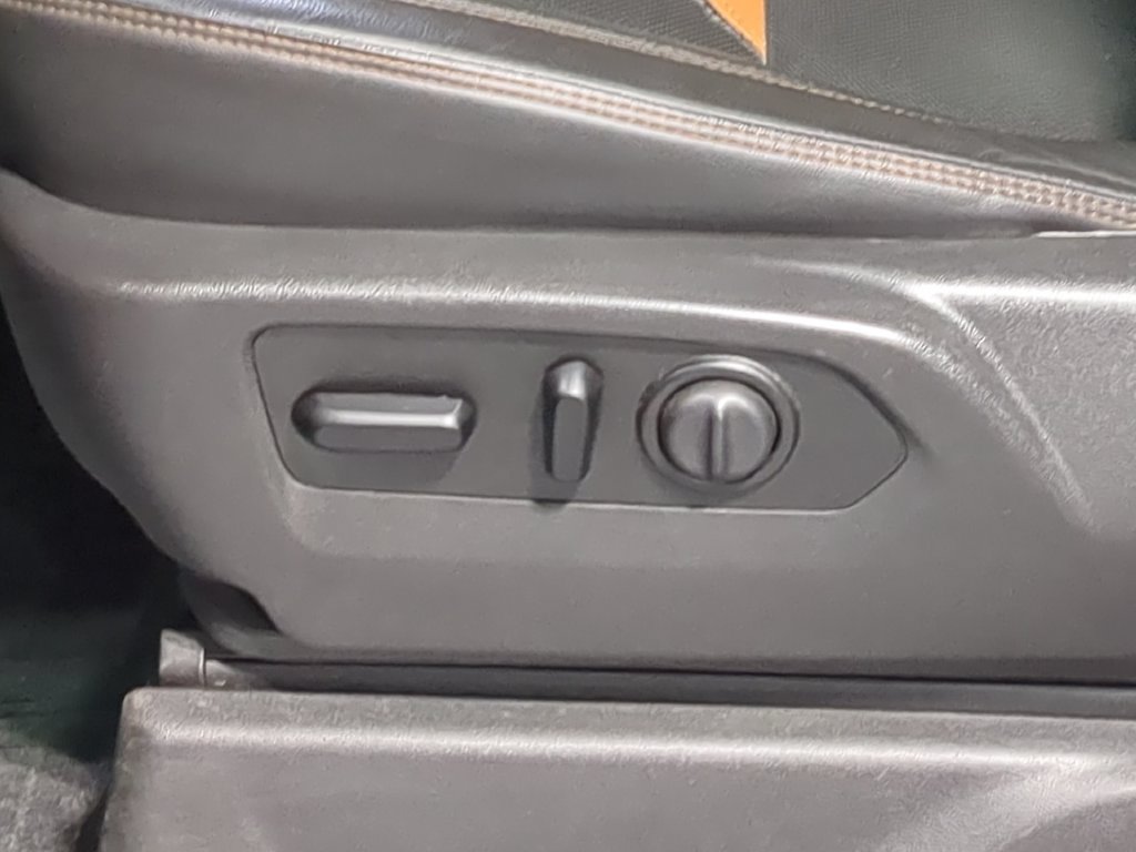 Used 2020 GMC Sierra 1500 AT4 w/ AT4 Premium Package AWD/4WD image 21
