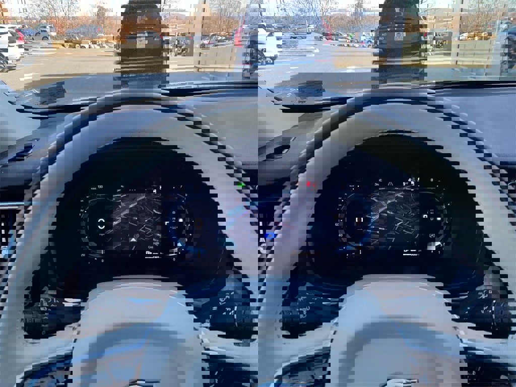 Certified 2023 Volvo XC60 B5 Plus w/ Protection Package Premier image 16