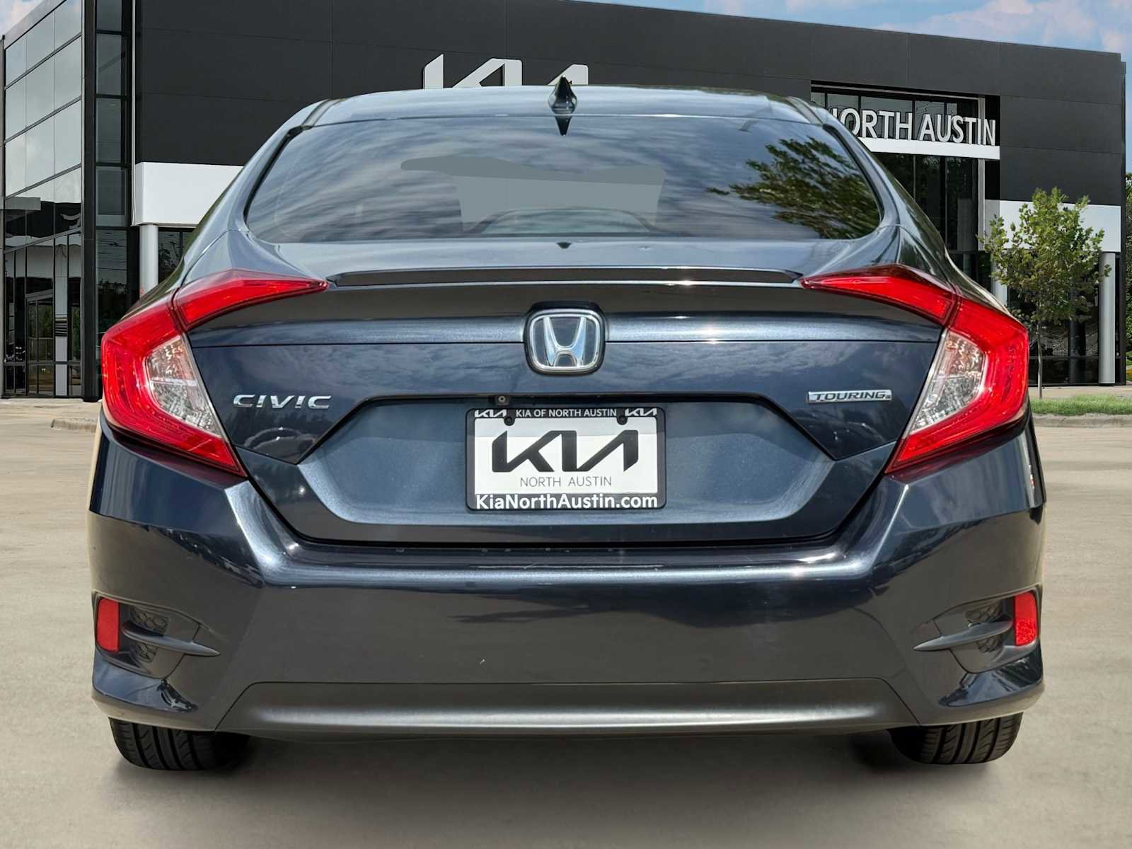 Used 2017 Honda Civic Touring image 9