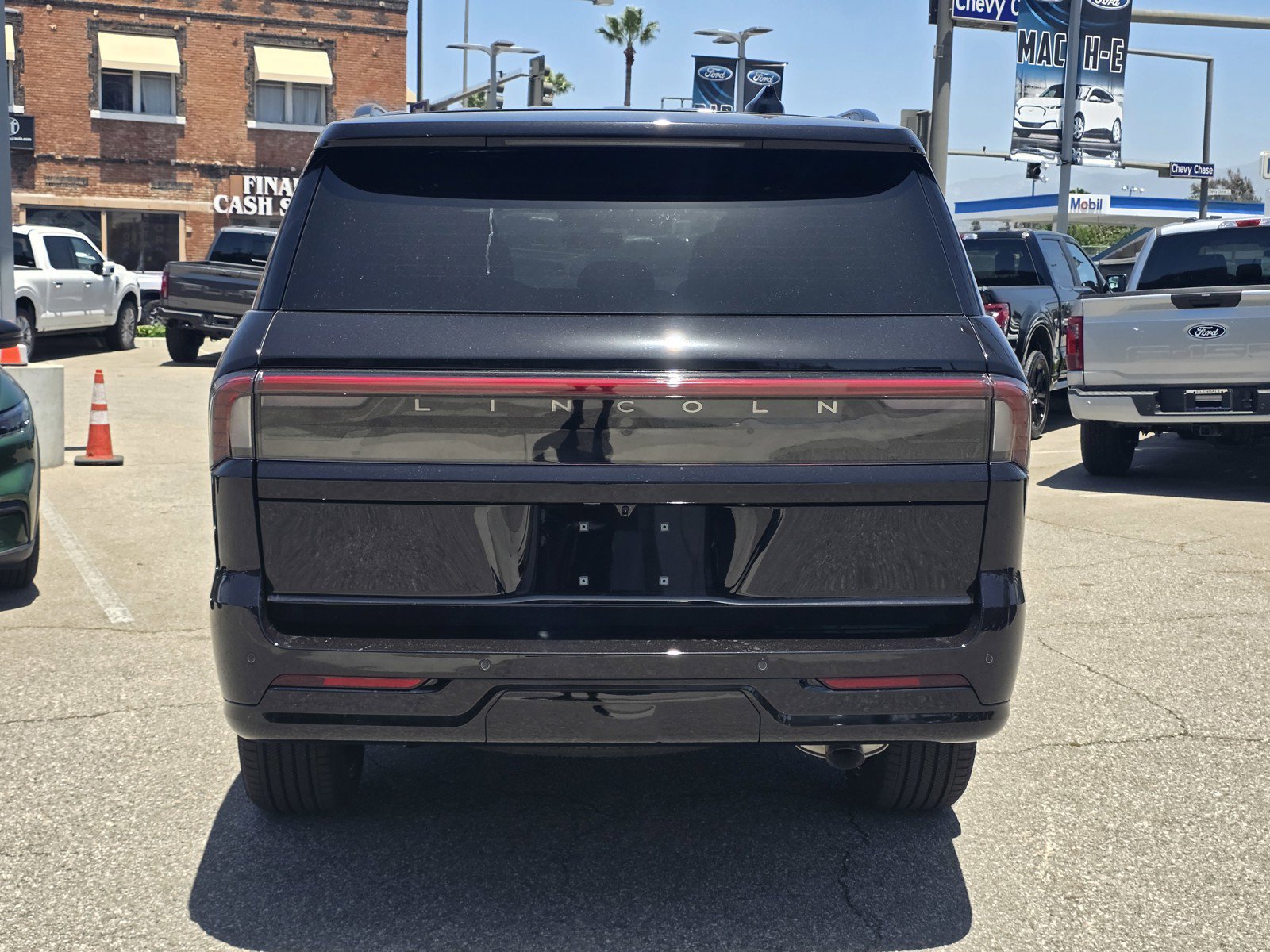 New 2027 Lincoln Navigator Reserve w/ Jet Appearance Package AWD/4WD image 5