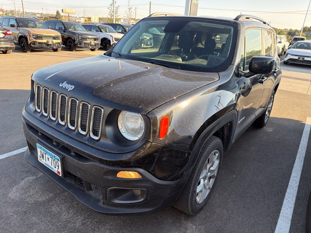 Used 2018 Jeep Renegade Latitude w/ Cold Weather Group AWD/4WD image 2