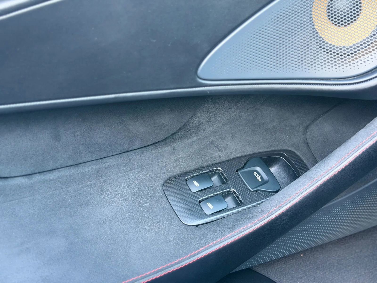 Used 2018 McLaren 570S Spider image 18