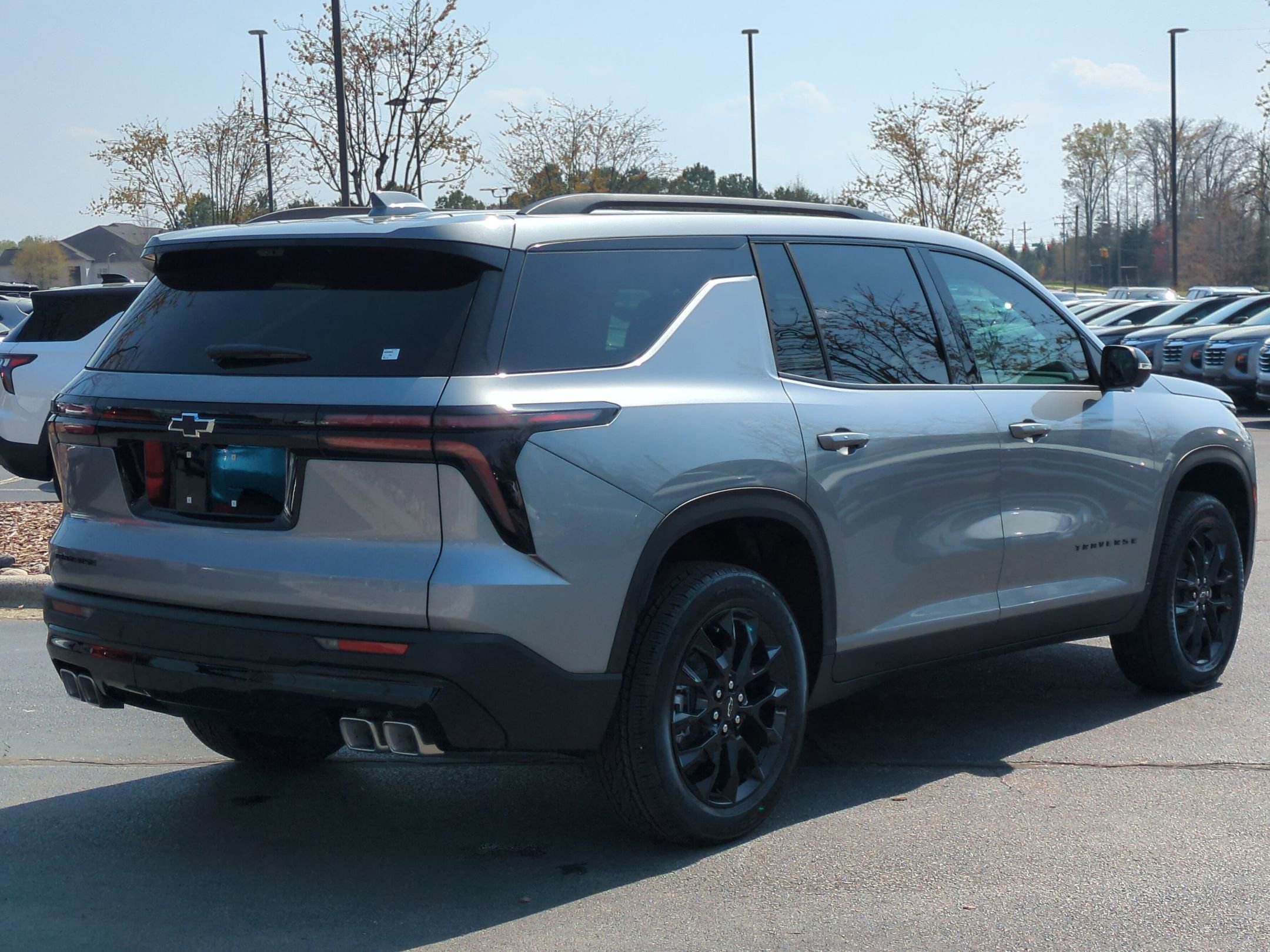 New 2026 Chevrolet Traverse LT w/ Midnight/Sport Edition FWD image 9