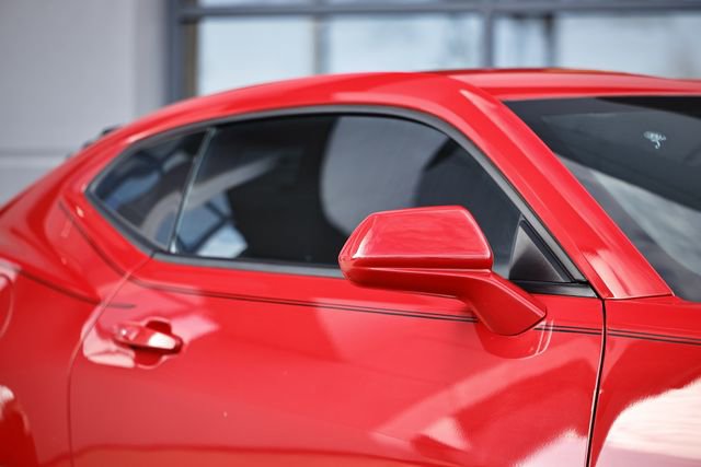 Used 2018 Chevrolet Camaro SS image 3