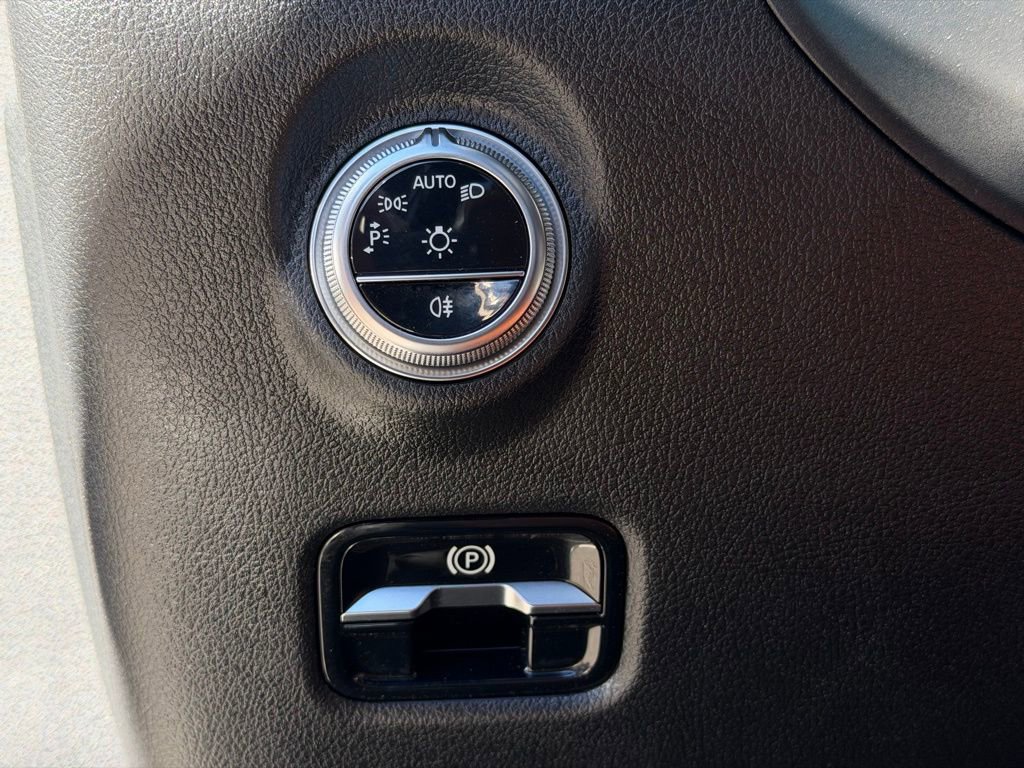 Used 2023 Mercedes-Benz C 300 Sedan image 20