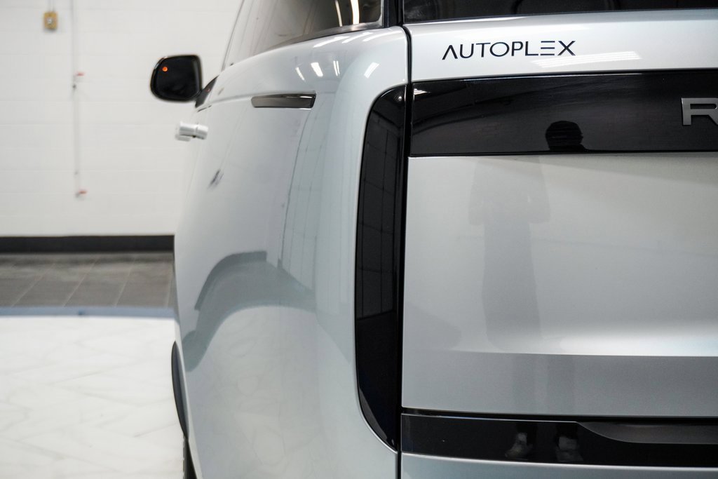 Used 2023 Land Rover Range Rover SE image 15