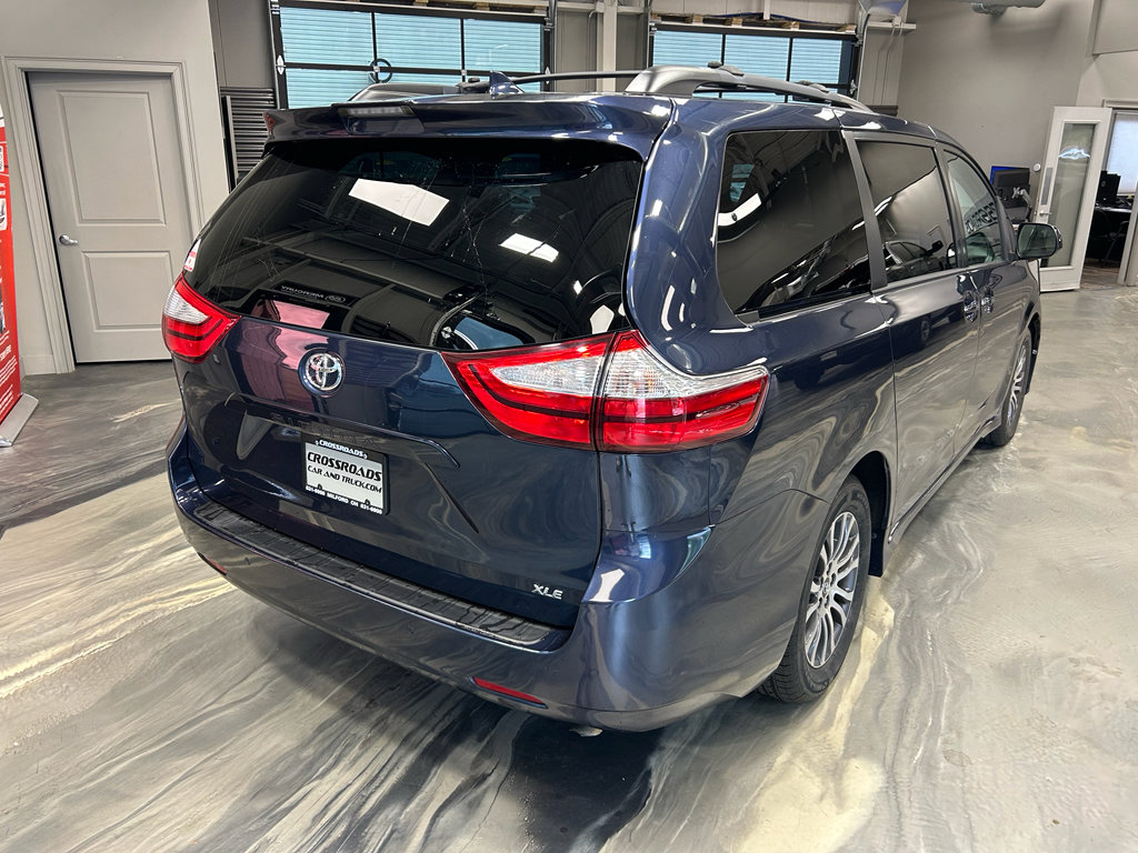 Used 2019 Toyota Sienna XLE w/ XLE Navigation Package FWD image 36