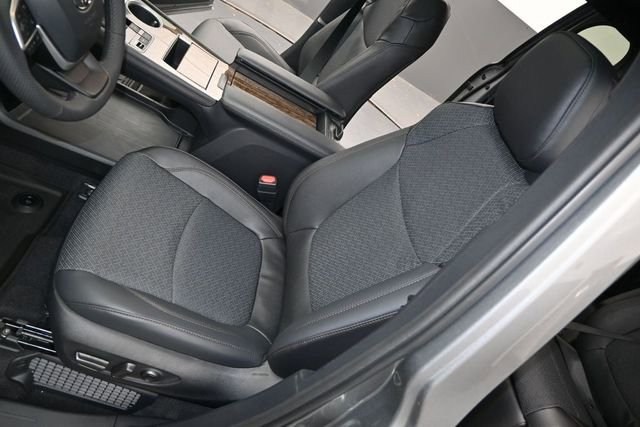 New 2026 Toyota Sienna Limited FWD image 10