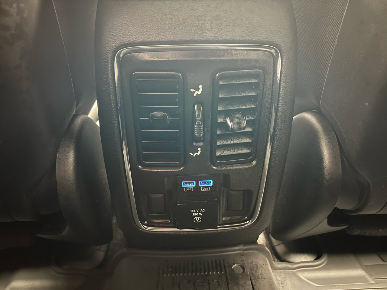 Used 2022 Jeep Grand Cherokee Limited image 30