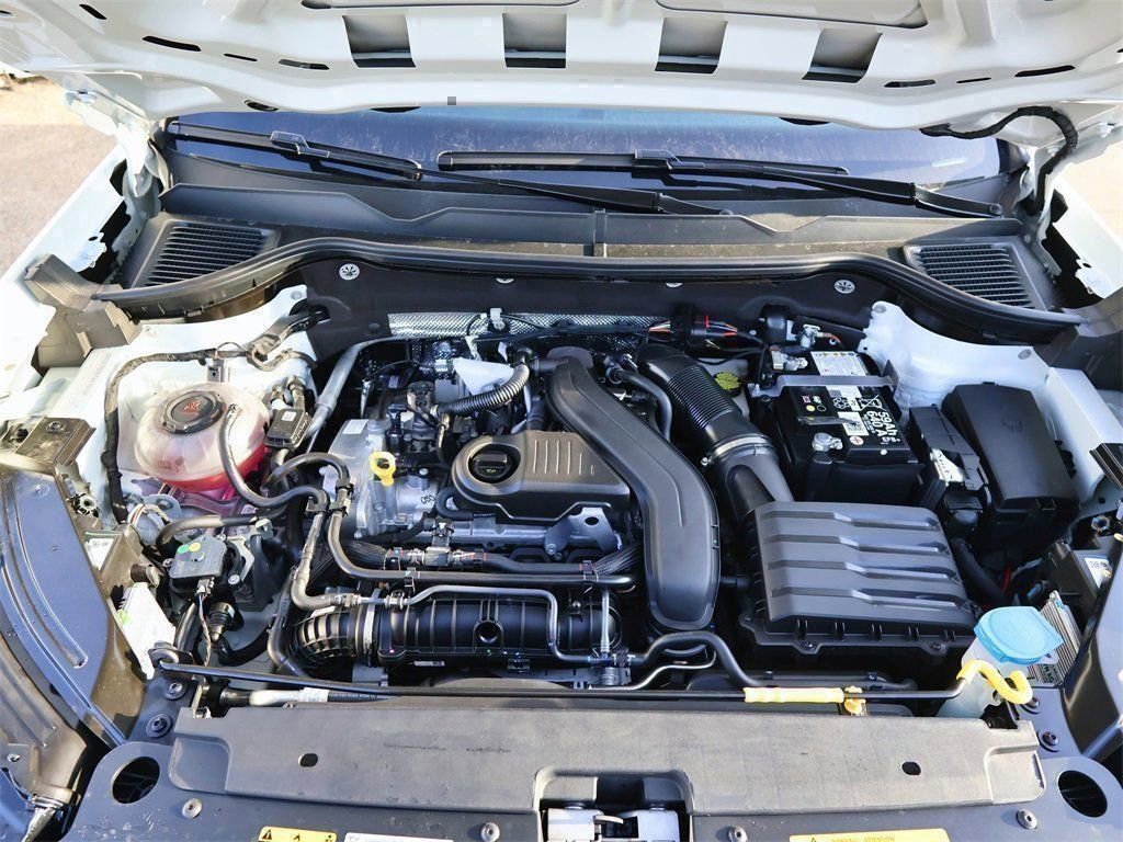 New 2026 Volkswagen Taos SE FWD image 30