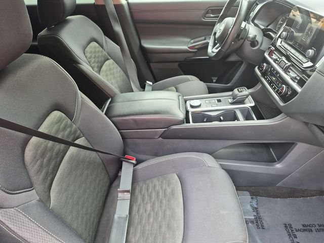 Used 2024 Nissan Pathfinder SV AWD/4WD image 30