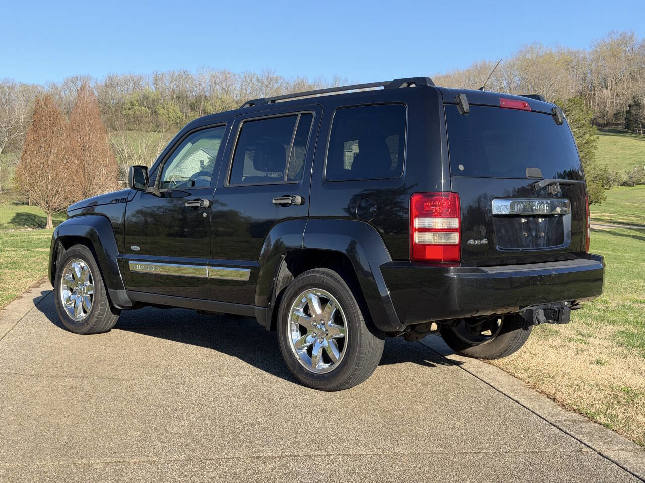Used 2012 Jeep Liberty Sport image 3