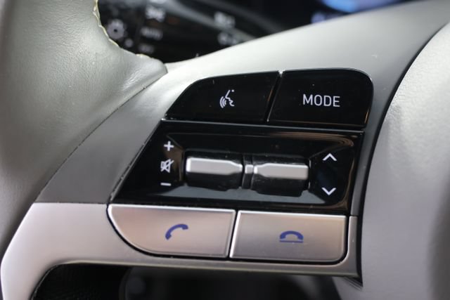 Used 2023 Hyundai Elantra SEL FWD image 11