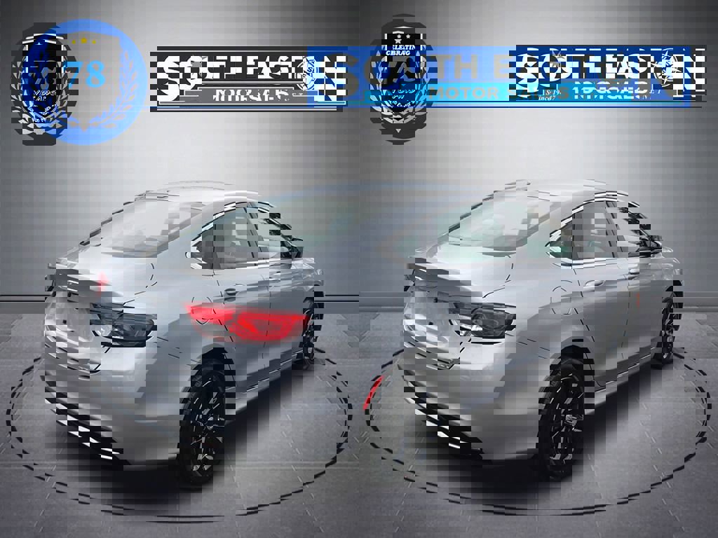 Used 2015 Chrysler 200 Limited w/ Convenience Group image 6