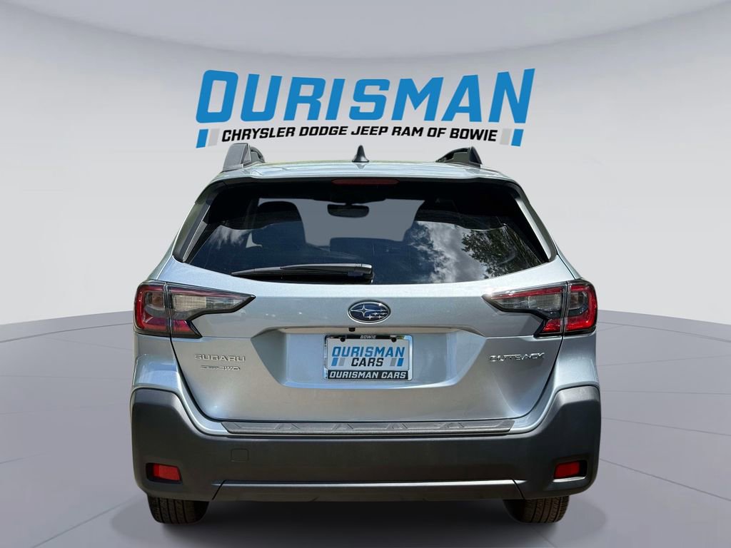 Used 2024 Subaru Outback Premium AWD/4WD image 3