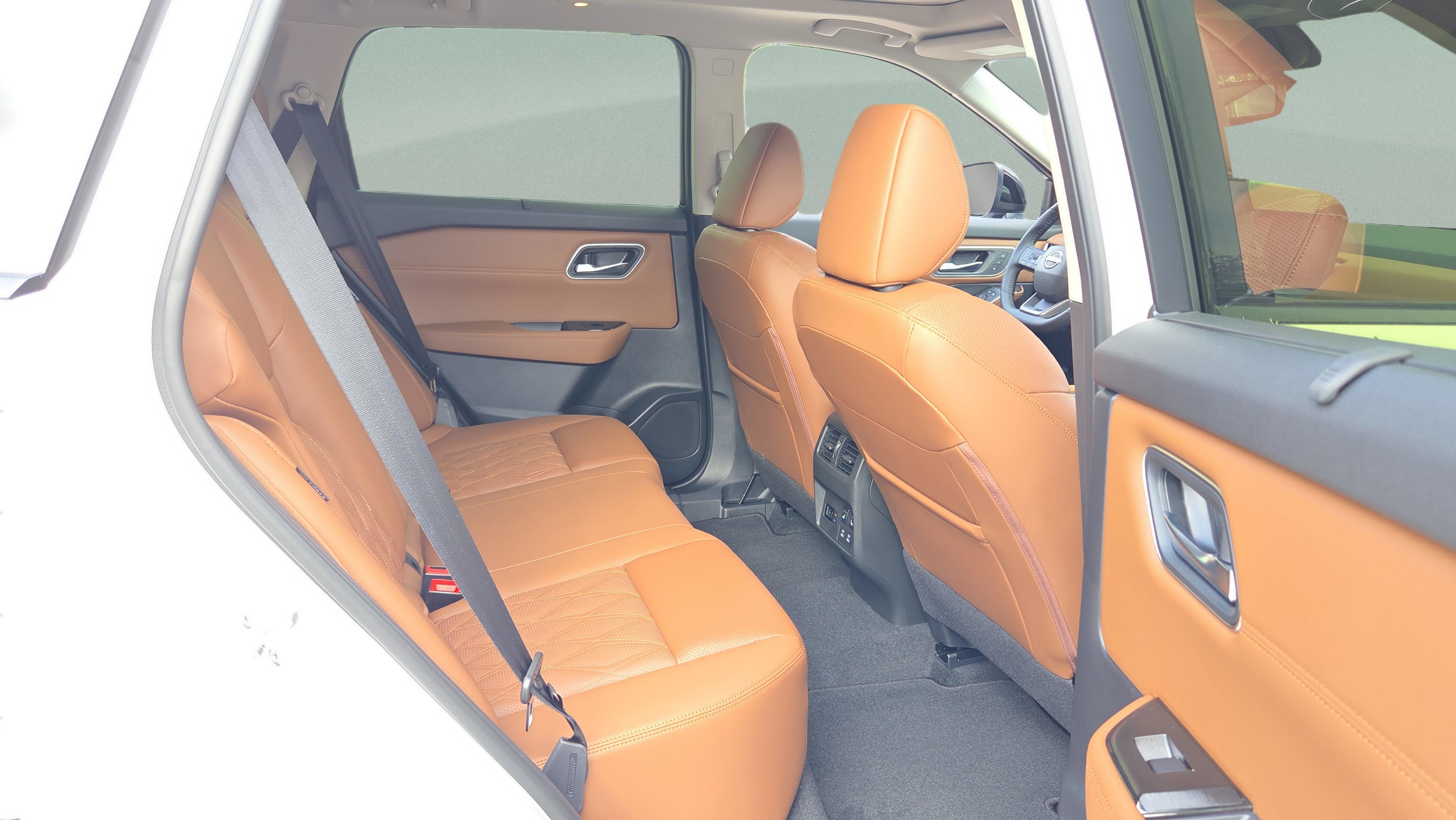 New 2026 Nissan Rogue Platinum w/ Platinum Premium Package AWD/4WD image 17