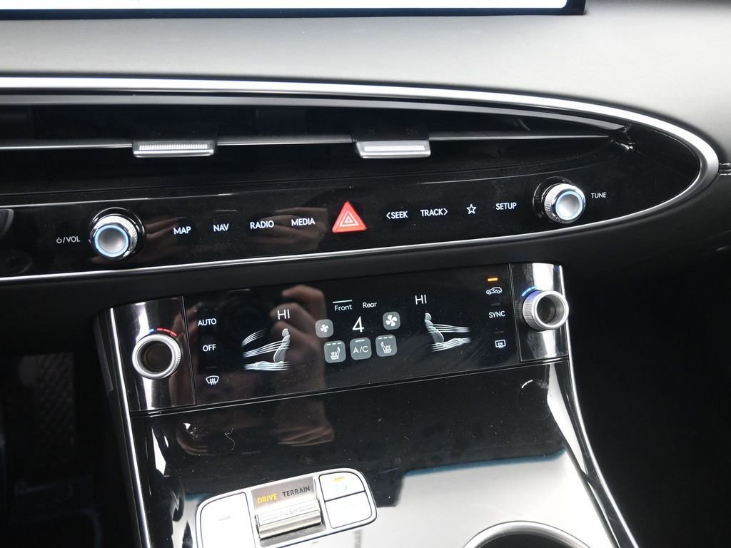 Used 2026 Genesis GV70 2.5T image 18