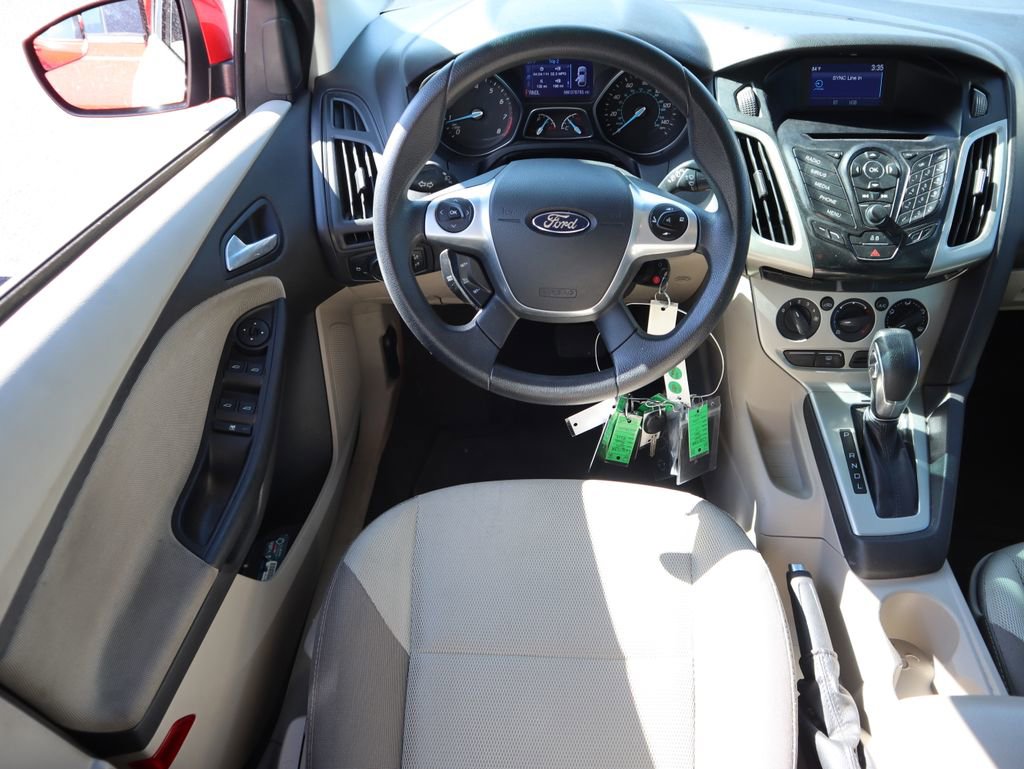 Used 2014 Ford Focus SE FWD image 6