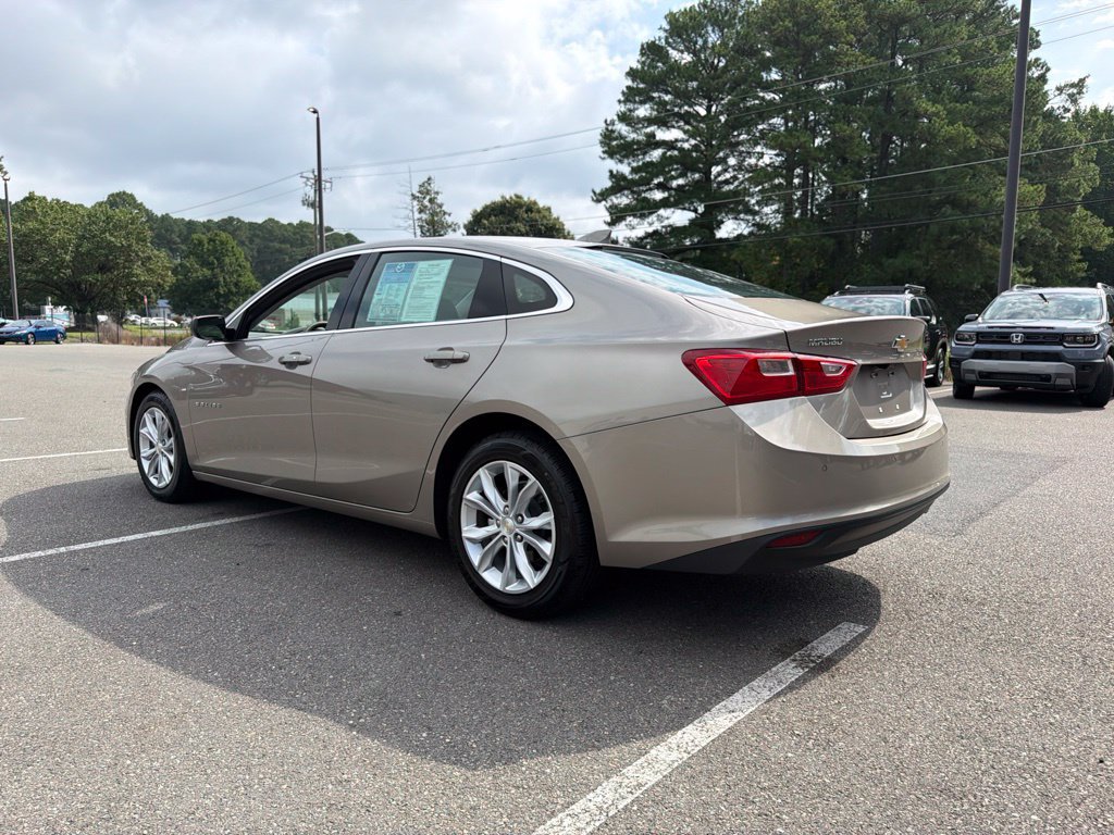 Used 2025 Chevrolet Malibu LT FWD image 11