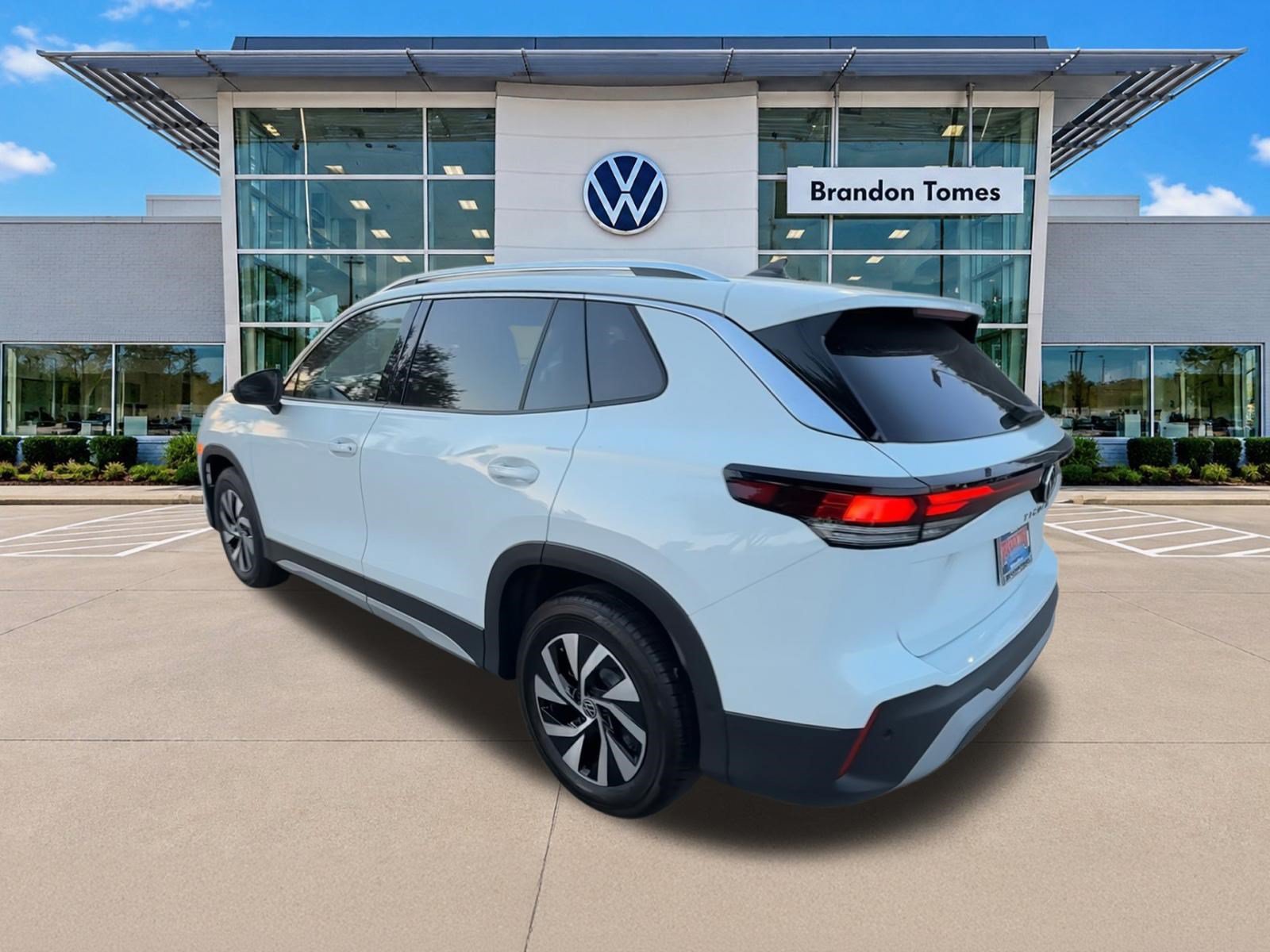 New 2026 Volkswagen Tiguan S FWD image 7