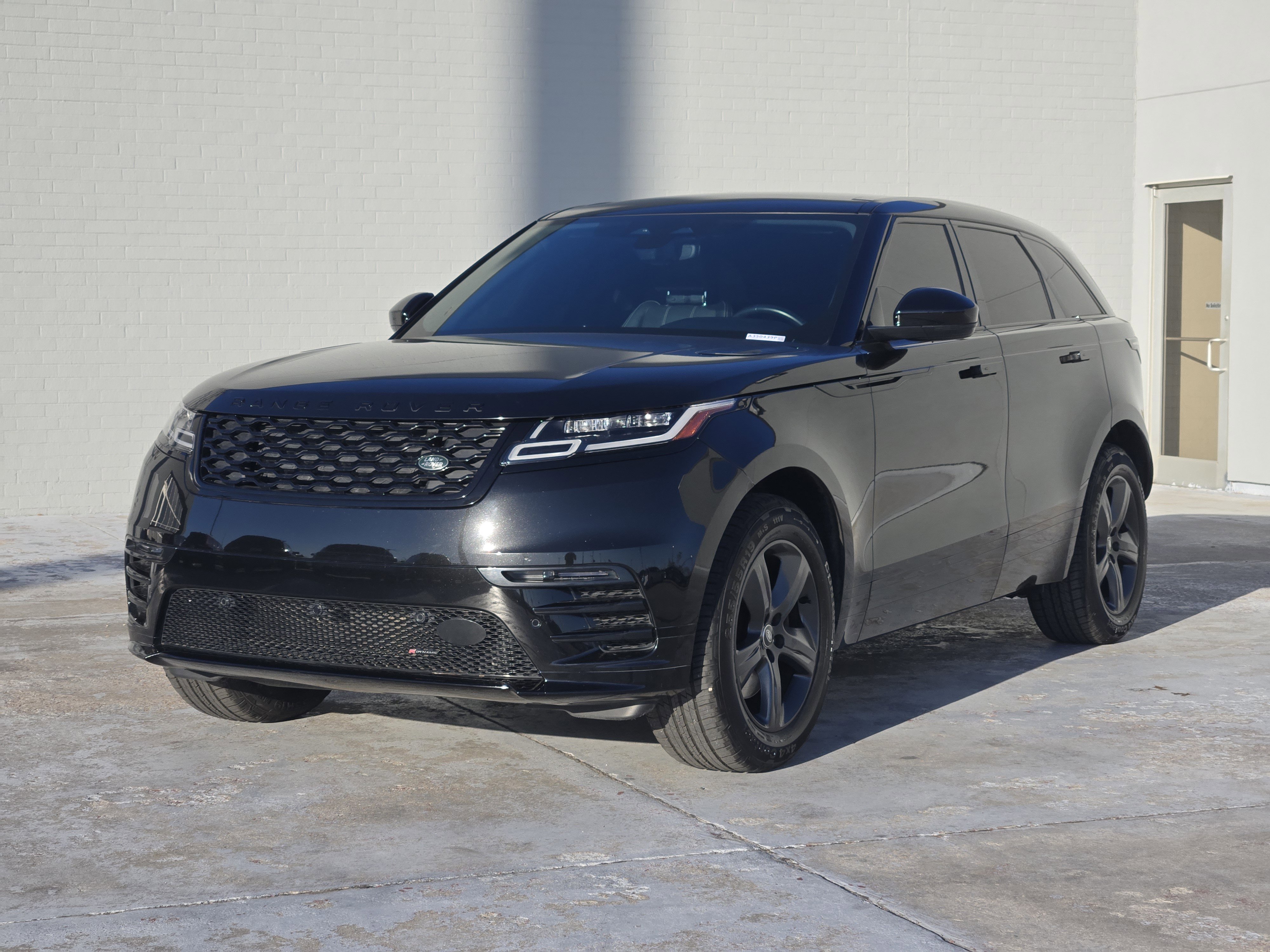 Used 2023 Land Rover Range Rover Velar R-Dynamic S image 4