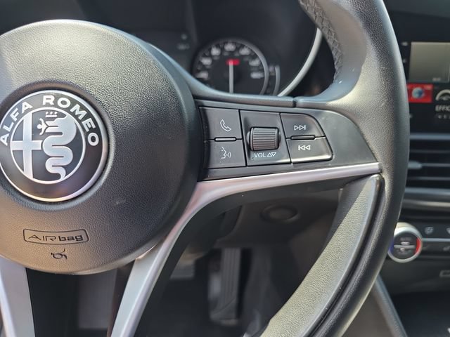 Used 2019 Alfa Romeo Giulia AWD w/ Cold Weather Package image 21