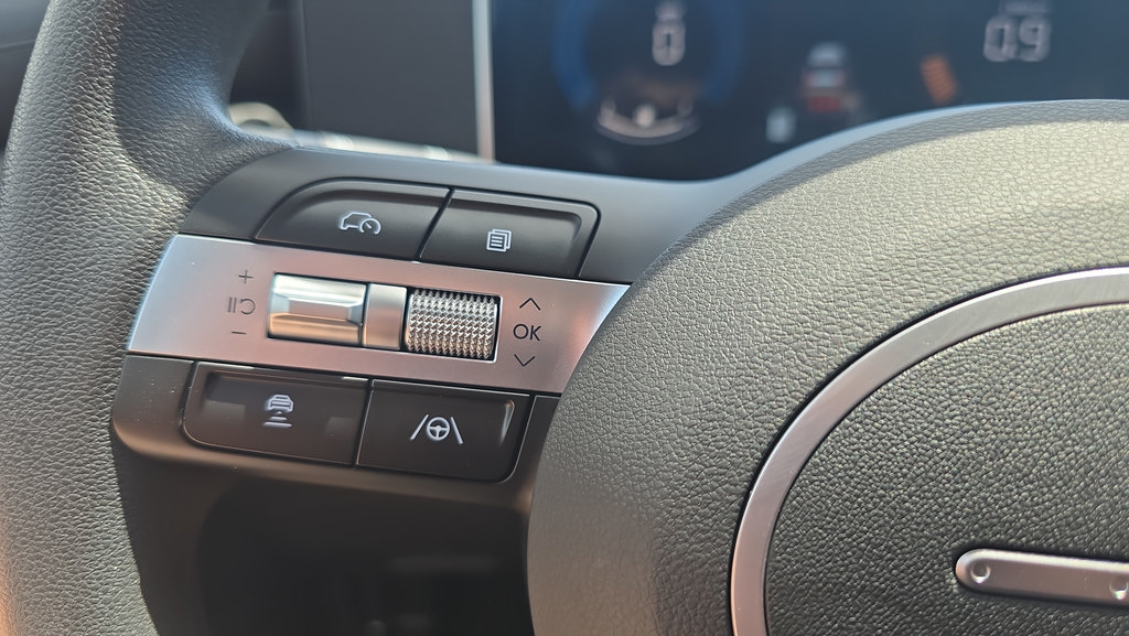 Certified 2025 Hyundai Tucson SE FWD image 23