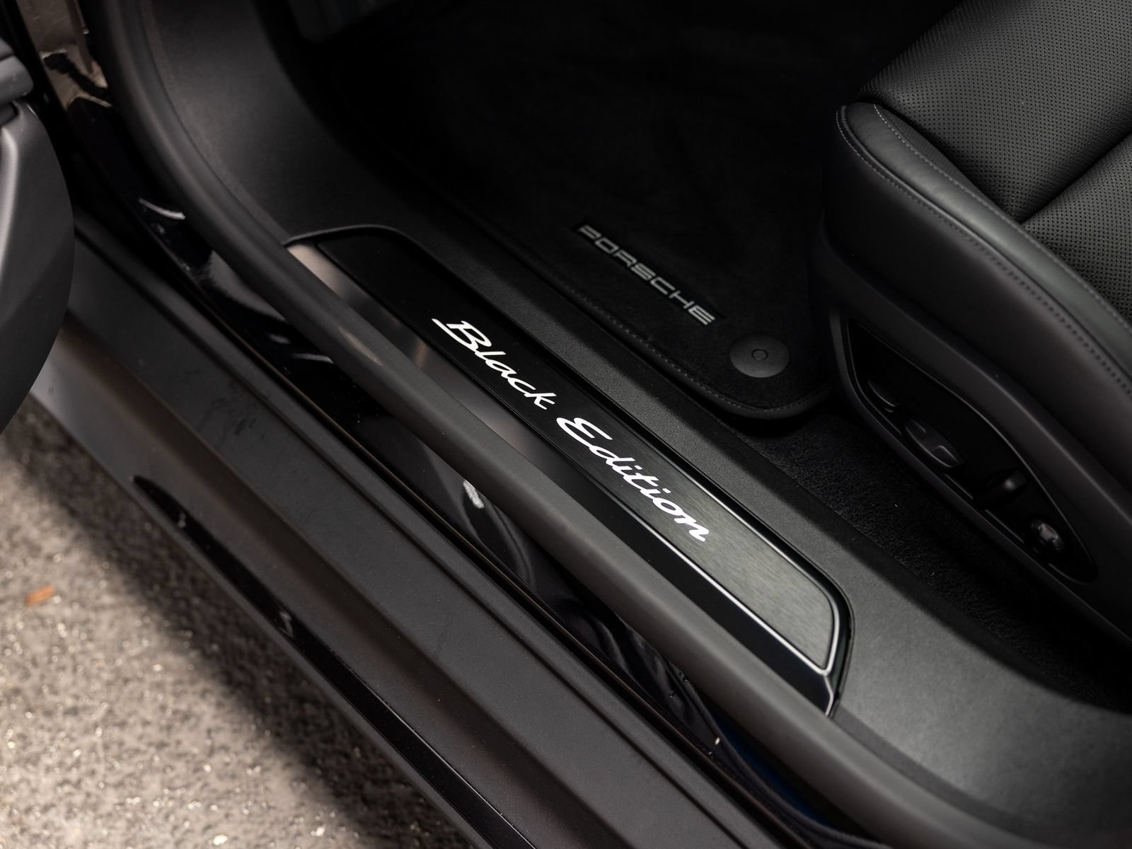 New 2026 Porsche Taycan AWD/4WD image 40