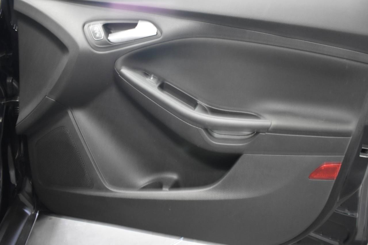Used 2017 Ford Focus SE image 22