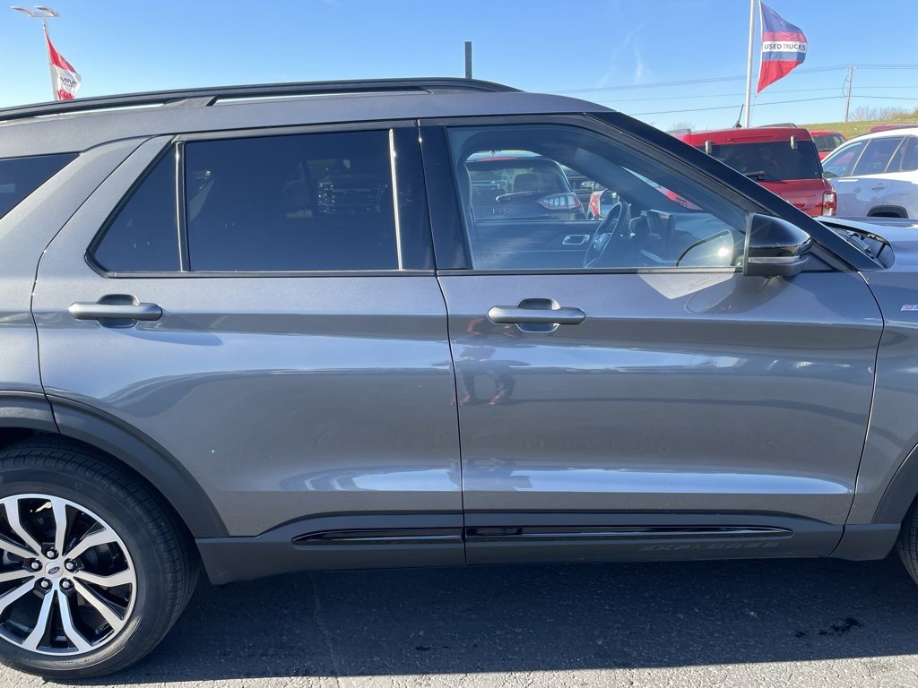 Used 2025 Ford Explorer ST-Line image 31