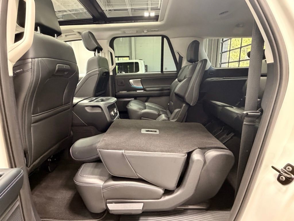 Used 2025 Ford Expedition Max Platinum w/ Driver's Package AWD/4WD image 24