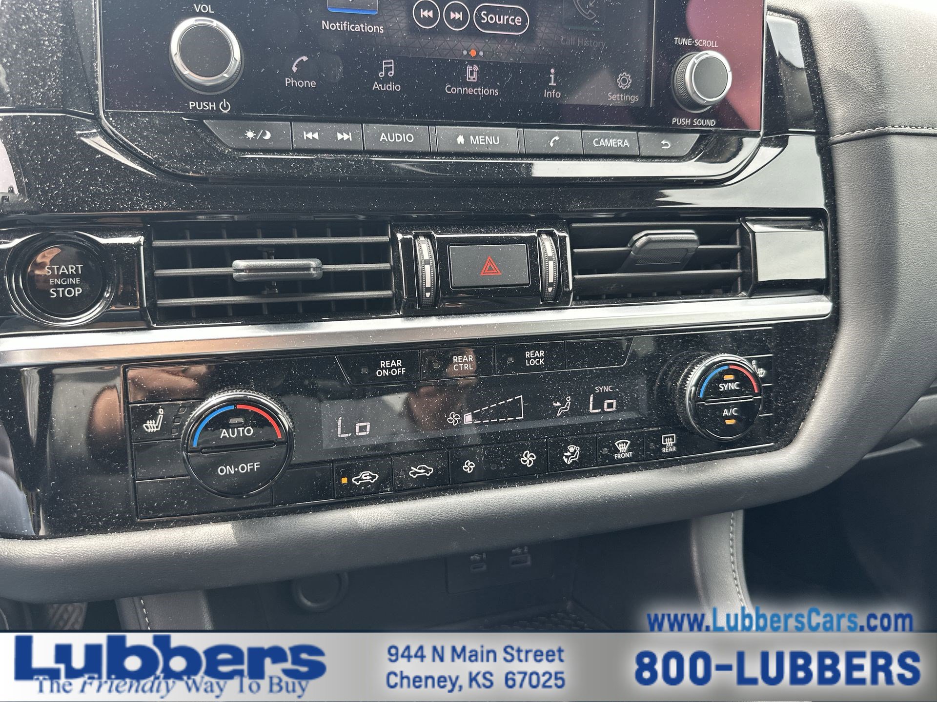 Used 2025 Nissan Pathfinder SV image 18