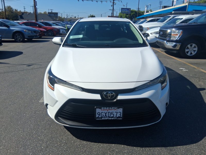 Used 2023 Toyota Corolla LE w/ LE Convenience Package FWD image 2