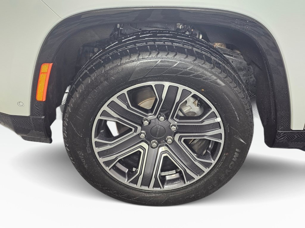 Used 2024 Jeep Wagoneer Series II AWD/4WD image 12