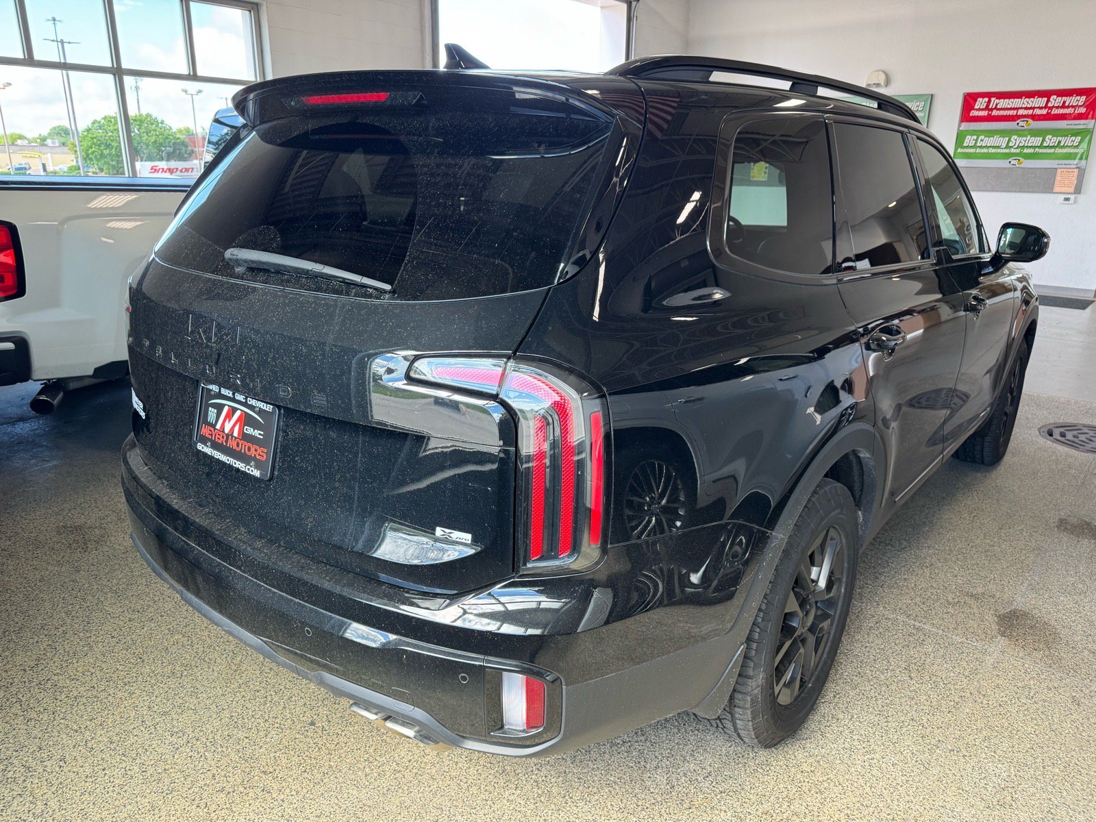 Used 2025 Kia Telluride SX Prestige X-Pro AWD/4WD image 5