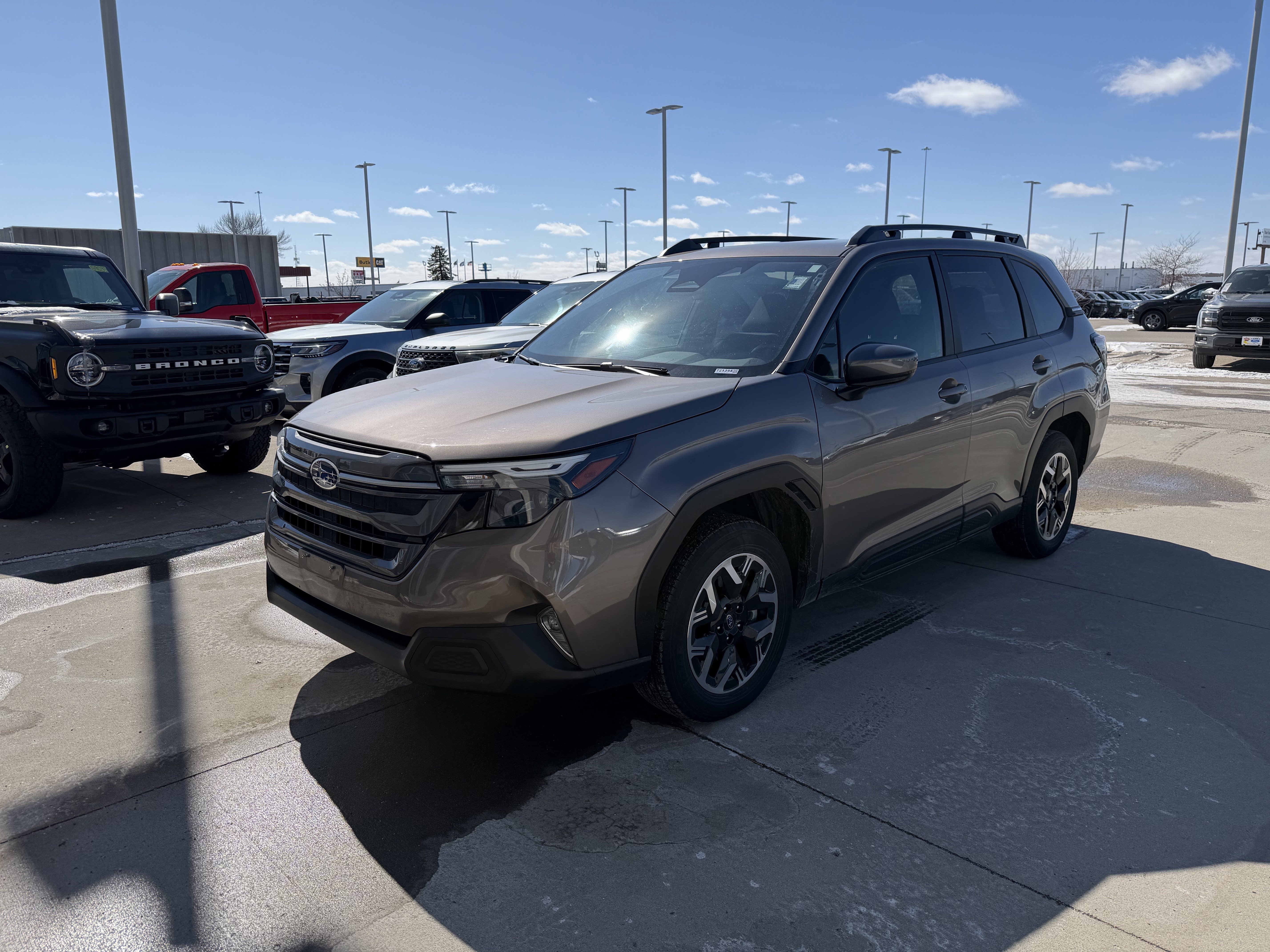 Used 2025 Subaru Forester Premium w/ Convenience Package #1 image 2
