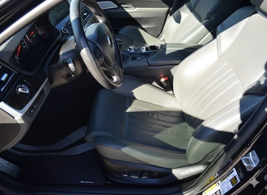 Used 2013 BMW M5 image 9