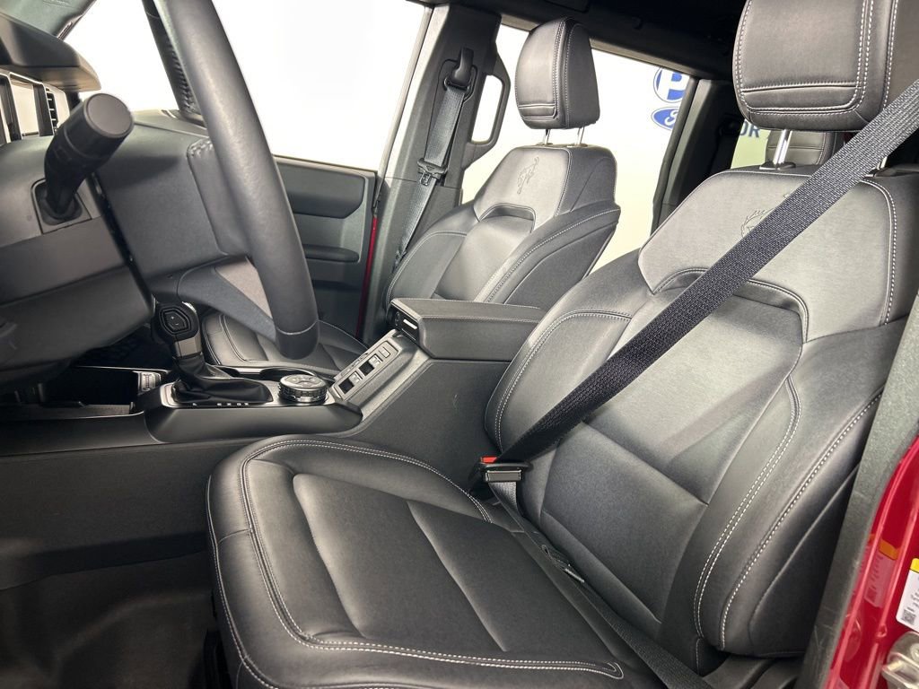 Used 2025 Ford Bronco Badlands image 24