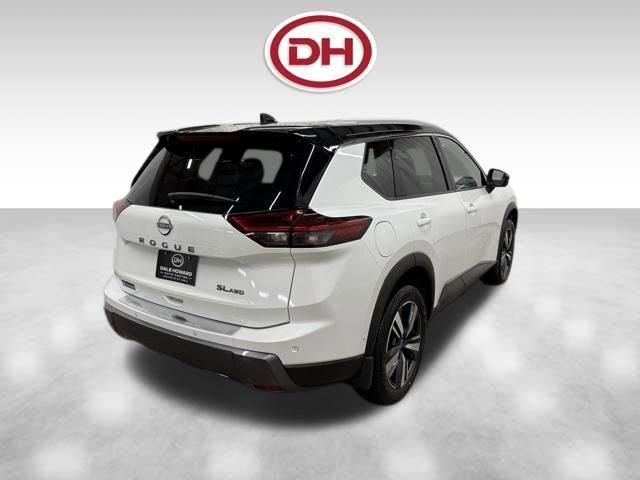 Used 2024 Nissan Rogue SL w/ SL Premium Package image 14