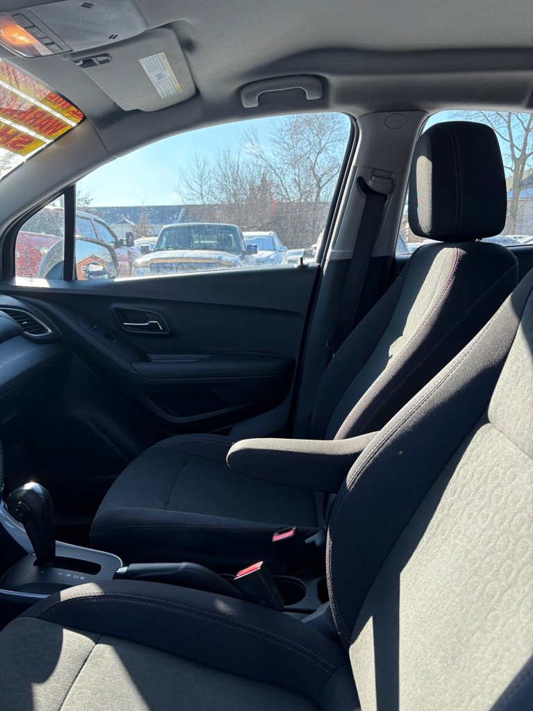 Used 2019 Chevrolet Trax LS image 9