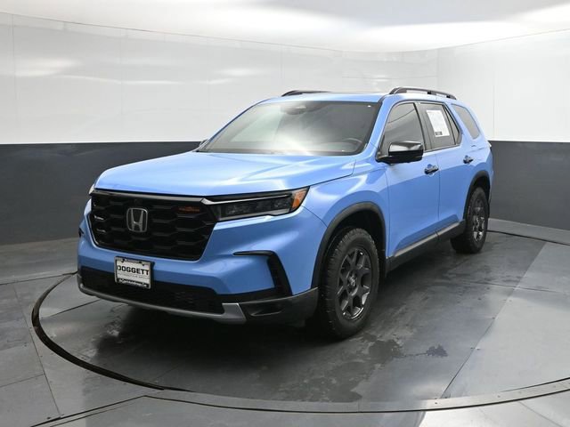 Used 2024 Honda Pilot TrailSport image 1