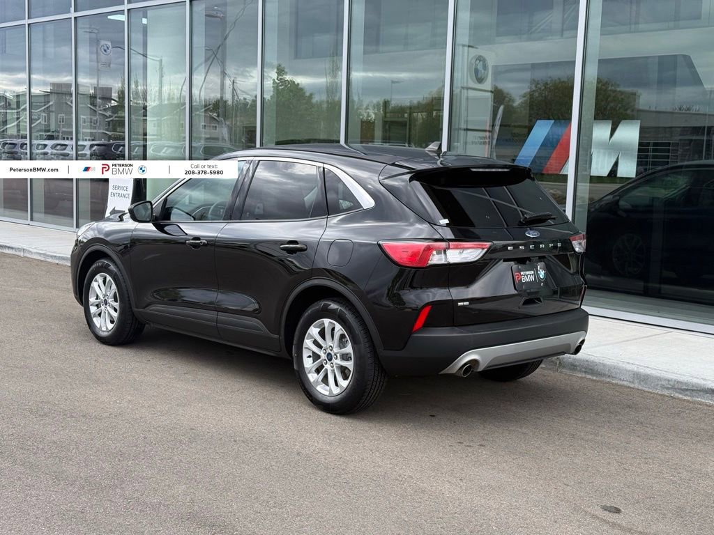 Used 2022 Ford Escape SE image 3