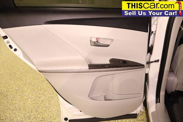 Used 2015 Toyota Venza LE FWD image 31