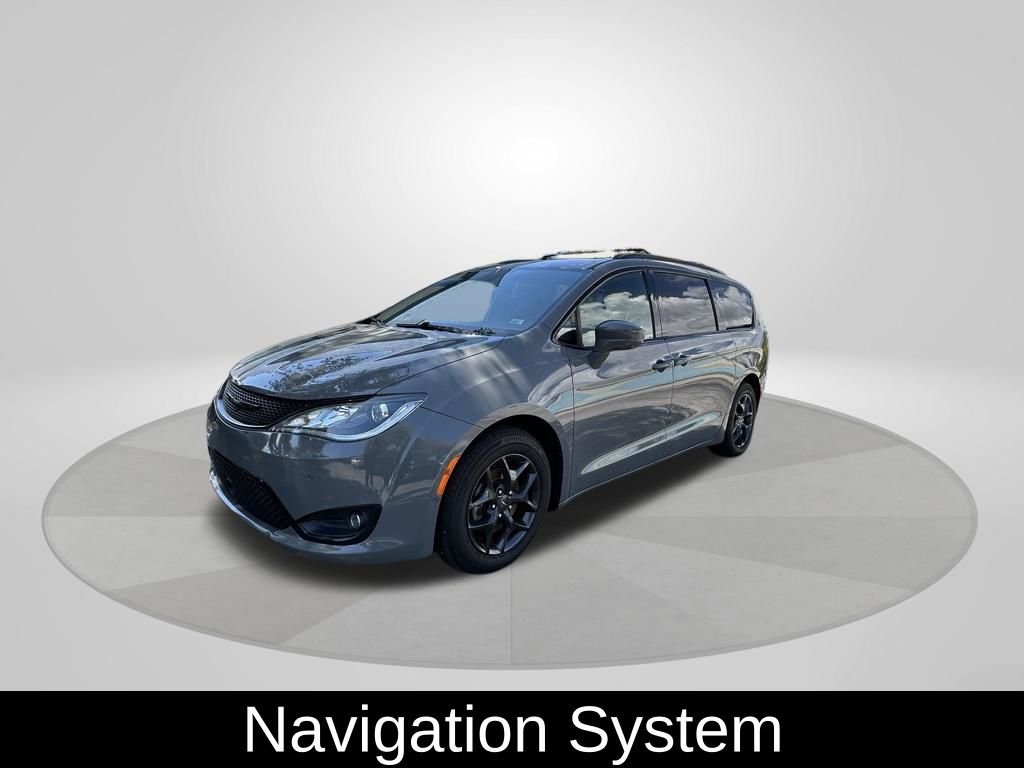Used 2020 Chrysler Pacifica Touring-L Plus image 3